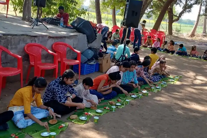 Lunch being served hot by association volunteers